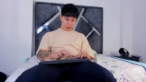 Call me Lian online show from February 16, 12:14 pm