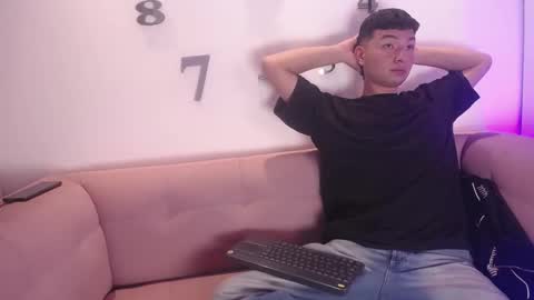 Liam  online show from February 6, 3:26 pm