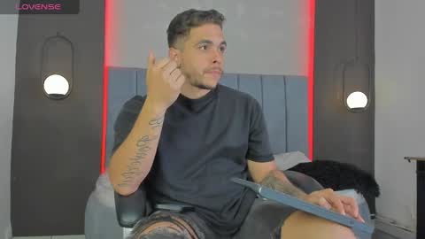 Liam online show from April 7, 8:00 pm