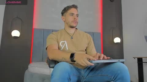 Liam online show from April 9, 8:03 pm