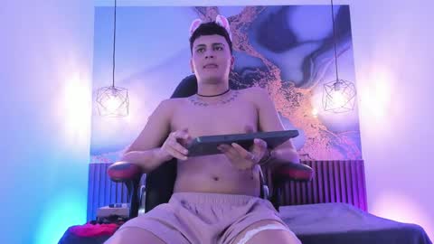 liamcardona online show from September 19, 5:00 am