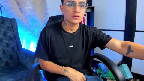 LiamDeep online show from March 2, 5:19 am