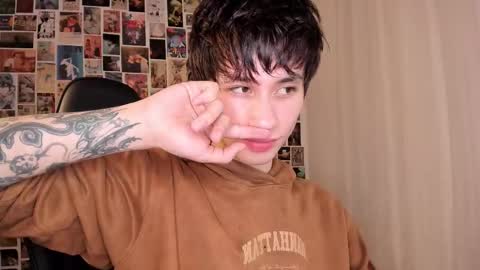 Liam online show from March 18, 5:24 am