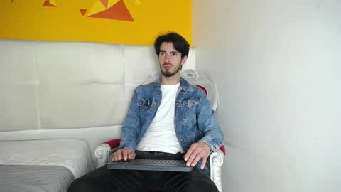 LiamLuxe online show from January 24, 12:31 pm