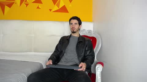 LiamLuxe online show from February 8, 12:17 pm