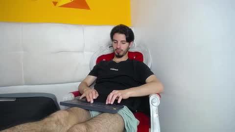 LiamLuxe online show from February 15, 3:39 pm