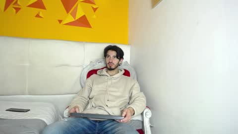 LiamLuxe online show from February 4, 12:22 pm