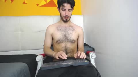 LiamLuxe online show from March 4, 7:01 pm