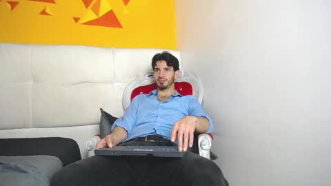 LiamLuxe online show from March 4, 3:59 pm