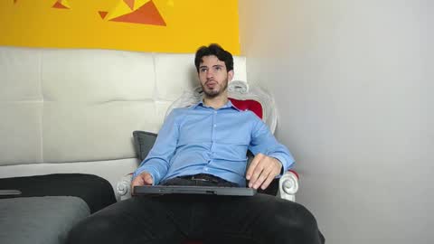 LiamLuxe online show from March 4, 12:44 pm