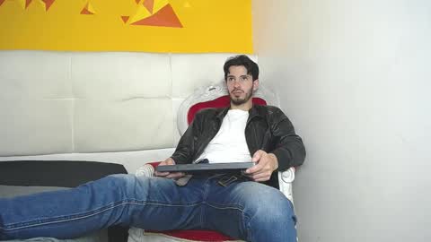LiamLuxe online show from March 8, 7:09 pm