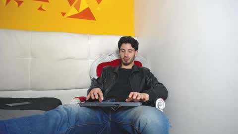 LiamLuxe online show from March 3, 3:43 pm