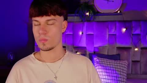 Liam Thunder online show from October 30, 3:29 am