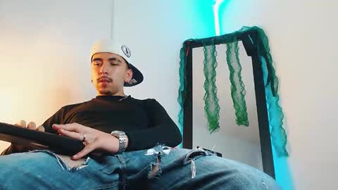 Liam online show from December 20, 7:59 am