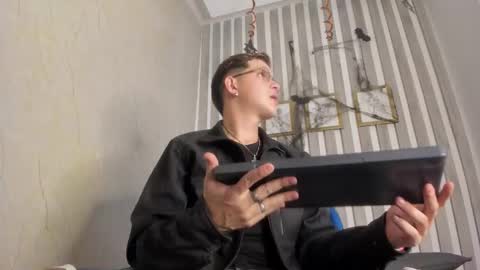 Liam Vega online show from October 18, 3:22 am