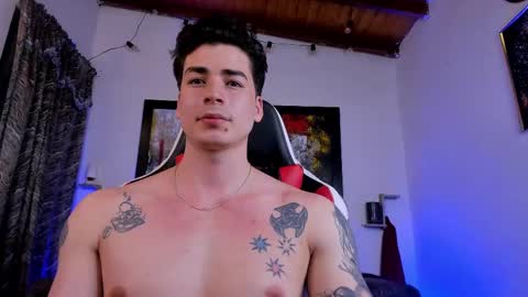 Snapshot of liamwyatt_ chatting on March 6, 6:30 am liamwyatt_ online show from March 6, 6:30 am