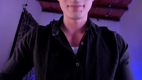 Snapshot of liamwyatt_ chatting on December 3, 3:59 am liamwyatt_ online show from December 3, 3:59 am