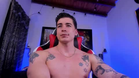 Snapshot of liamwyatt_ chatting on February 8, 3:41 am liamwyatt_ online show from February 8, 3:41 am