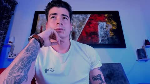Snapshot of liamwyatt_ chatting on December 29, 3:44 am liamwyatt_ online show from December 29, 3:44 am