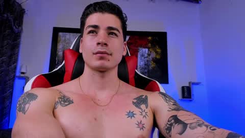 Snapshot of liamwyatt_ chatting on February 2, 3:21 am liamwyatt_ online show from February 2, 3:21 am
