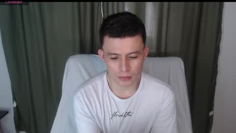 lian_eathan online show from October 28, 7:48 pm