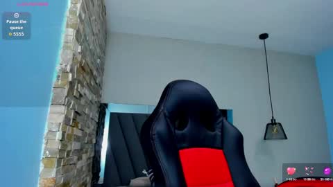 Snapshot of lianeumann chatting on September 15, 10:00 pm LIANE online show from September 15, 10:00 pm