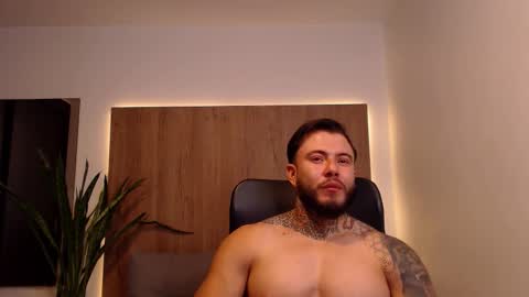 lianjones9 online show from October 18, 5:06 pm