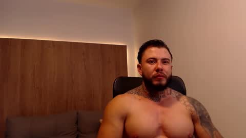 lianjones9 online show from October 19, 6:34 pm