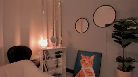 Lia online show from October 15, 1:45 pm