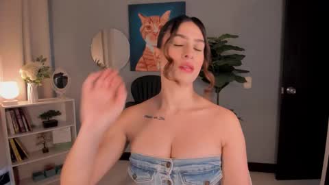 Lia online show from December 19, 2:23 pm