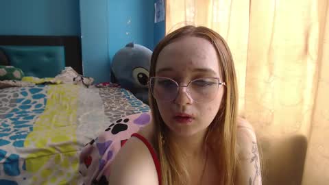 Snapshot of liaroberts1 chatting on February 7, 3:08 pm Lia Roberts online show from February 7, 3:08 pm