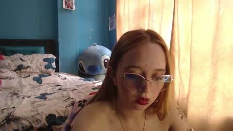 Snapshot of liaroberts1 chatting on February 17, 5:55 pm Lia Roberts online show from February 17, 5:55 pm
