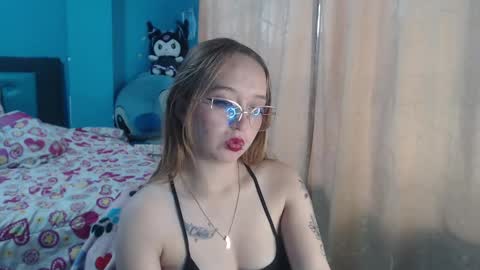 Snapshot of liaroberts1 chatting on March 3, 6:24 pm Lia Roberts online show from March 3, 6:24 pm