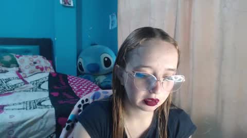 Snapshot of liaroberts1 chatting on February 12, 12:01 pm Lia Roberts online show from February 12, 12:01 pm