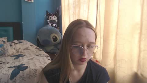 Snapshot of liaroberts1 chatting on March 10, 6:12 pm Lia Roberts online show from March 10, 6:12 pm