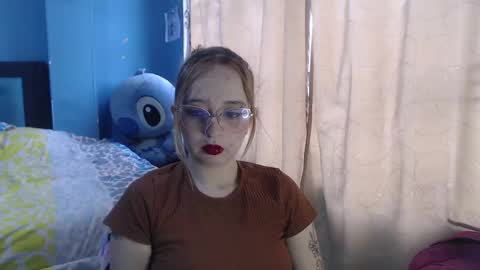 Snapshot of liaroberts1 chatting on January 29, 12:02 pm Lia Roberts online show from January 29, 12:02 pm