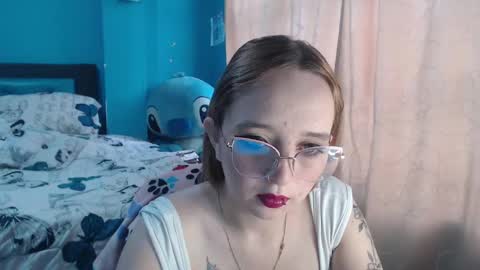 Snapshot of liaroberts1 chatting on February 17, 11:44 am Lia Roberts online show from February 17, 11:44 am