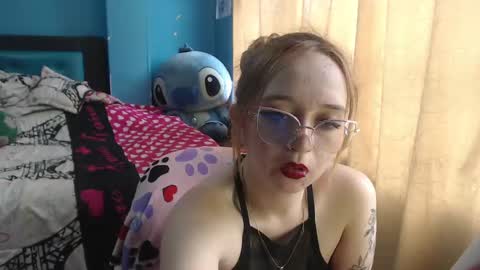 Snapshot of liaroberts1 chatting on February 11, 3:18 pm Lia Roberts online show from February 11, 3:18 pm