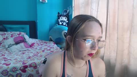 Snapshot of liaroberts1 chatting on March 8, 12:09 pm Lia Roberts online show from March 8, 12:09 pm