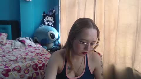 Snapshot of liaroberts1 chatting on March 8, 3:35 pm Lia Roberts online show from March 8, 3:35 pm