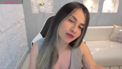Snapshot of liat_white_tx chatting on September 22, 1:04 pm Online 800 to 1400 online show from September 22, 1:04 pm