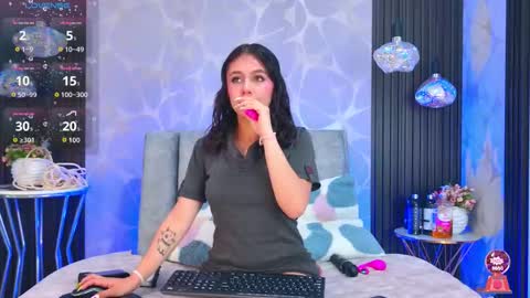 Lia online show from December 15, 7:10 pm