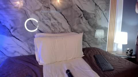 Lia Tompson online show from November 26, 9:22 pm