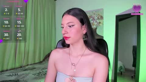 Snapshot of liawhite_x chatting on March 6, 12:19 pm lia online show from March 6, 12:19 pm