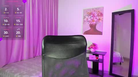 Snapshot of liawhite_x chatting on February 12, 11:51 am lia online show from February 12, 11:51 am