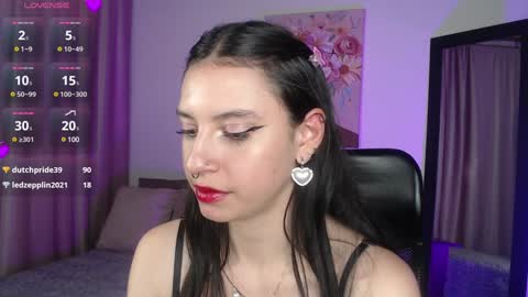Snapshot of liawhite_x chatting on January 24, 4:17 pm lia online show from January 24, 4:17 pm