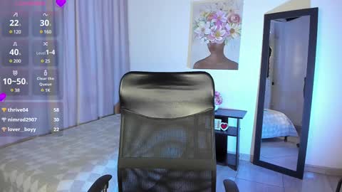 Snapshot of liawhite_x chatting on February 13, 3:45 pm lia online show from February 13, 3:45 pm