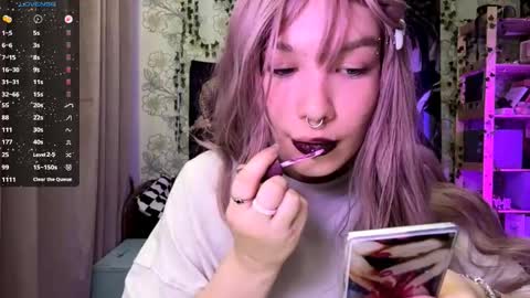 Lola online show from October 14, 7:06 pm