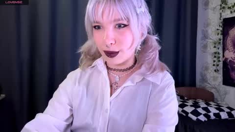 Lola online show from October 18, 8:24 pm