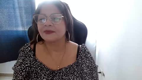 Snapshot of licenciada_ann chatting on February 24, 3:31 pm Milf Ann Latina online show from February 24, 3:31 pm